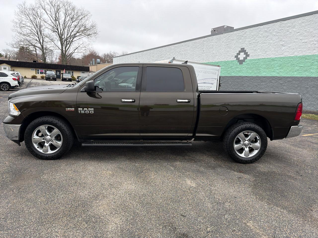 RAM 1500 4WD Crew Cab 140.5" Lone Star 2014