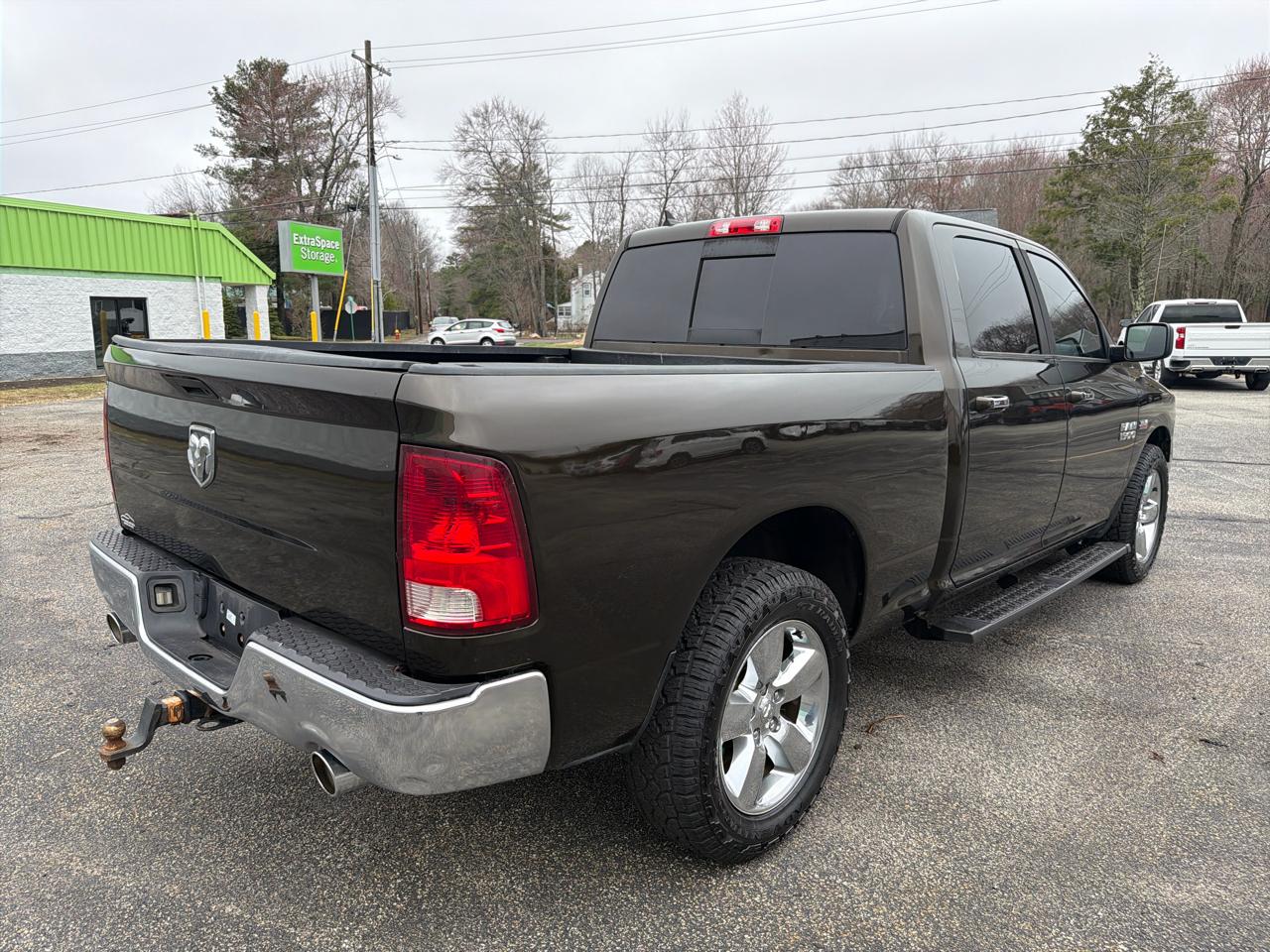 RAM 1500 4WD Crew Cab 140.5" Lone Star 2014