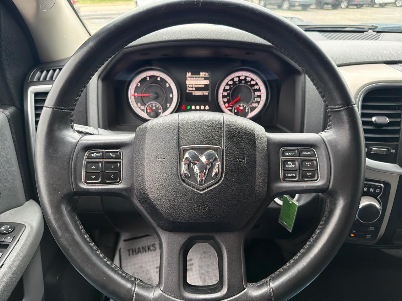 RAM 1500 4WD Crew Cab 140.5" Lone Star 2014