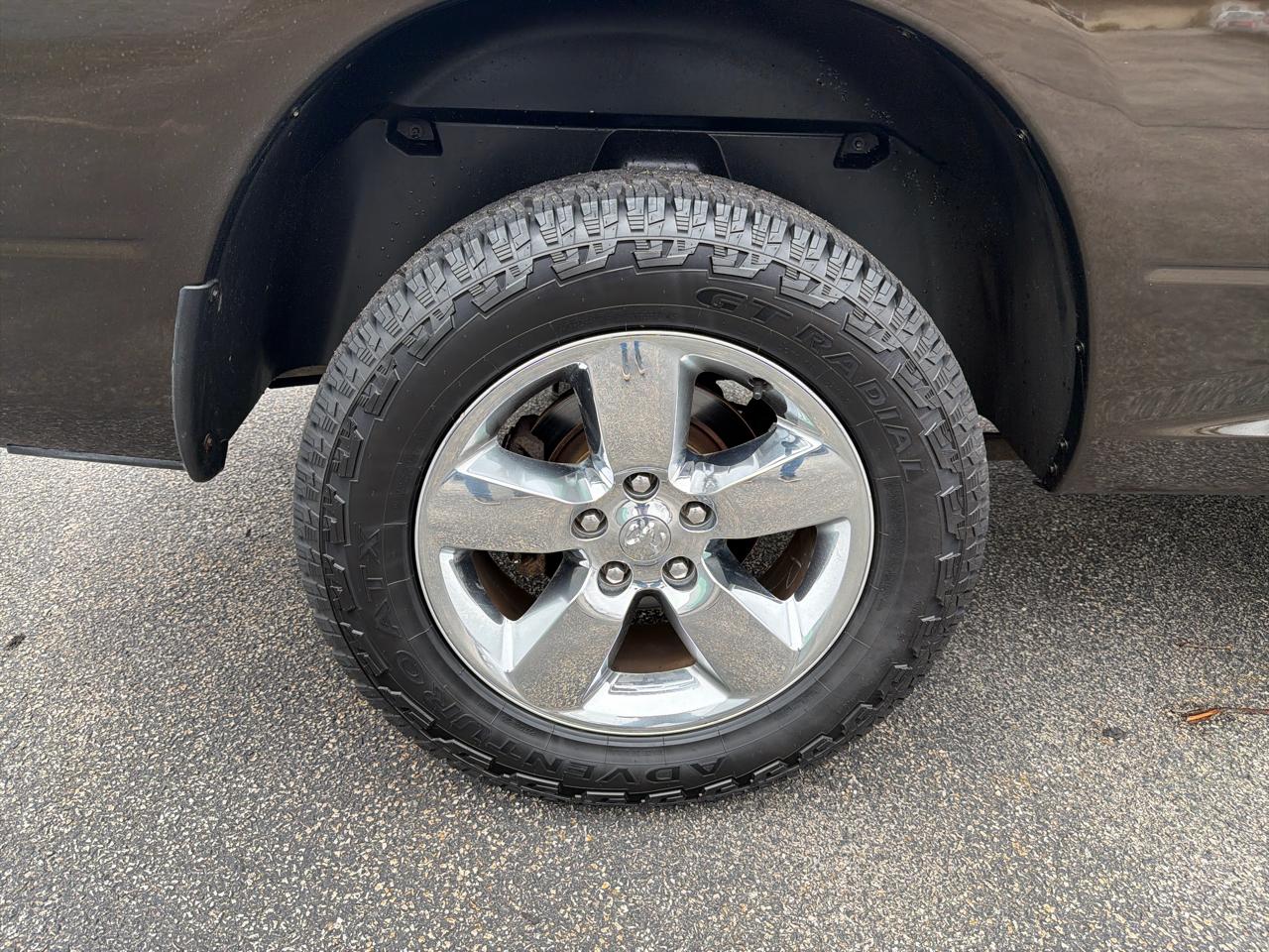 RAM 1500 4WD Crew Cab 140.5" Lone Star 2014