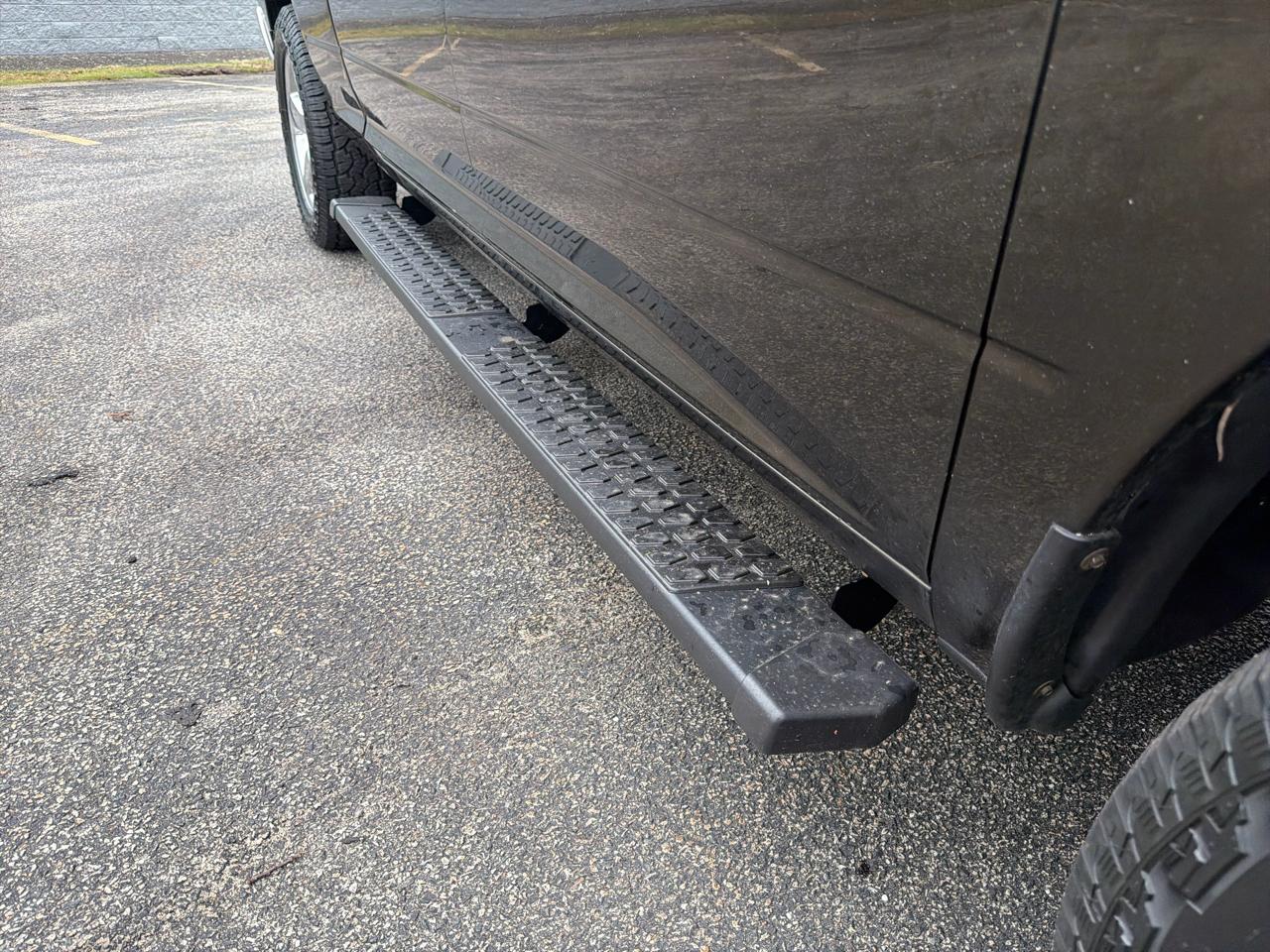 RAM 1500 4WD Crew Cab 140.5" Lone Star 2014