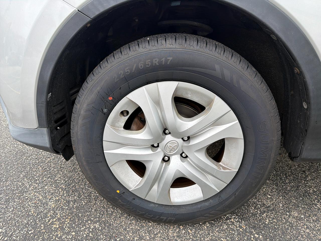 Toyota RAV4 LE AWD 2014