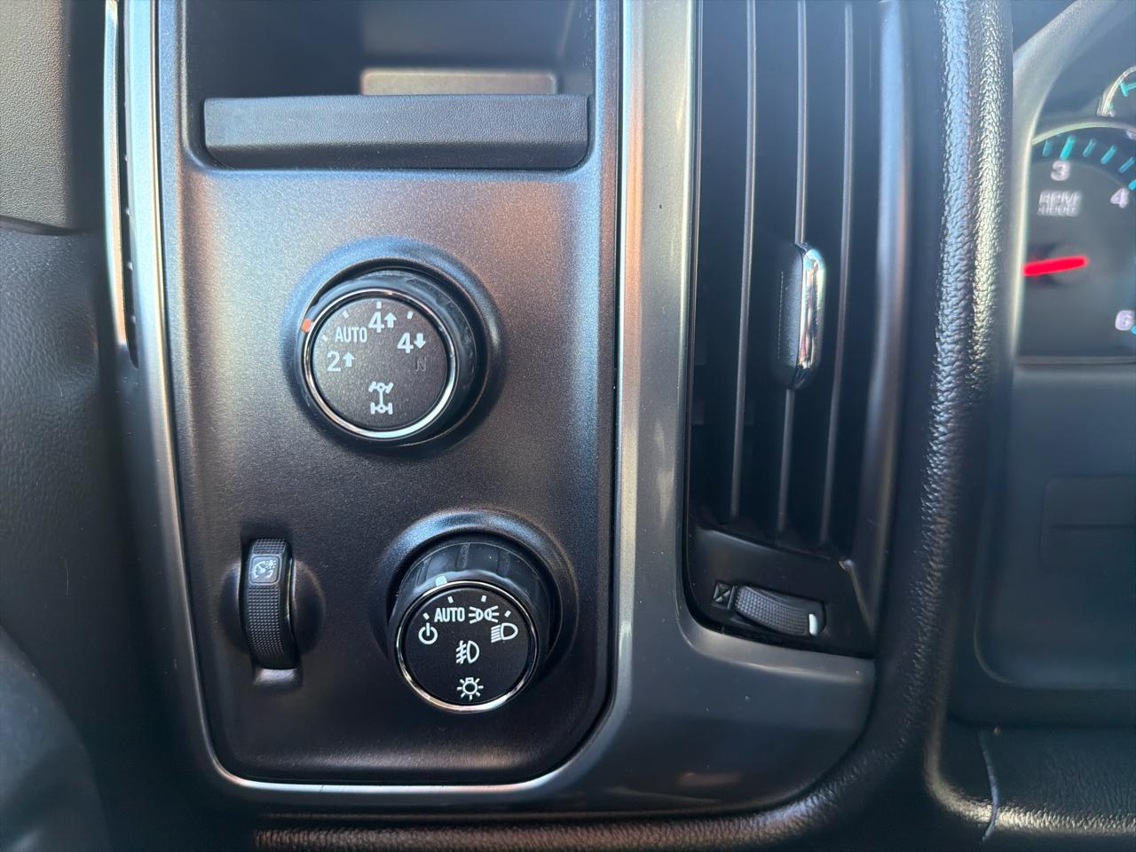 Chevrolet Silverado 1500 1LT Crew Cab 4WD 2016