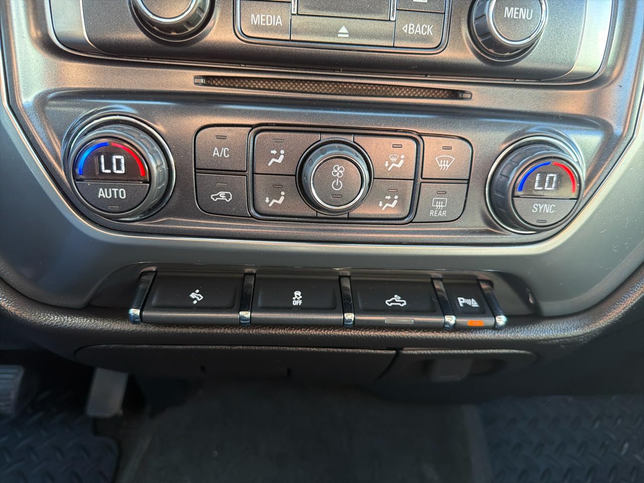 Chevrolet Silverado 1500 1LT Crew Cab 4WD 2016