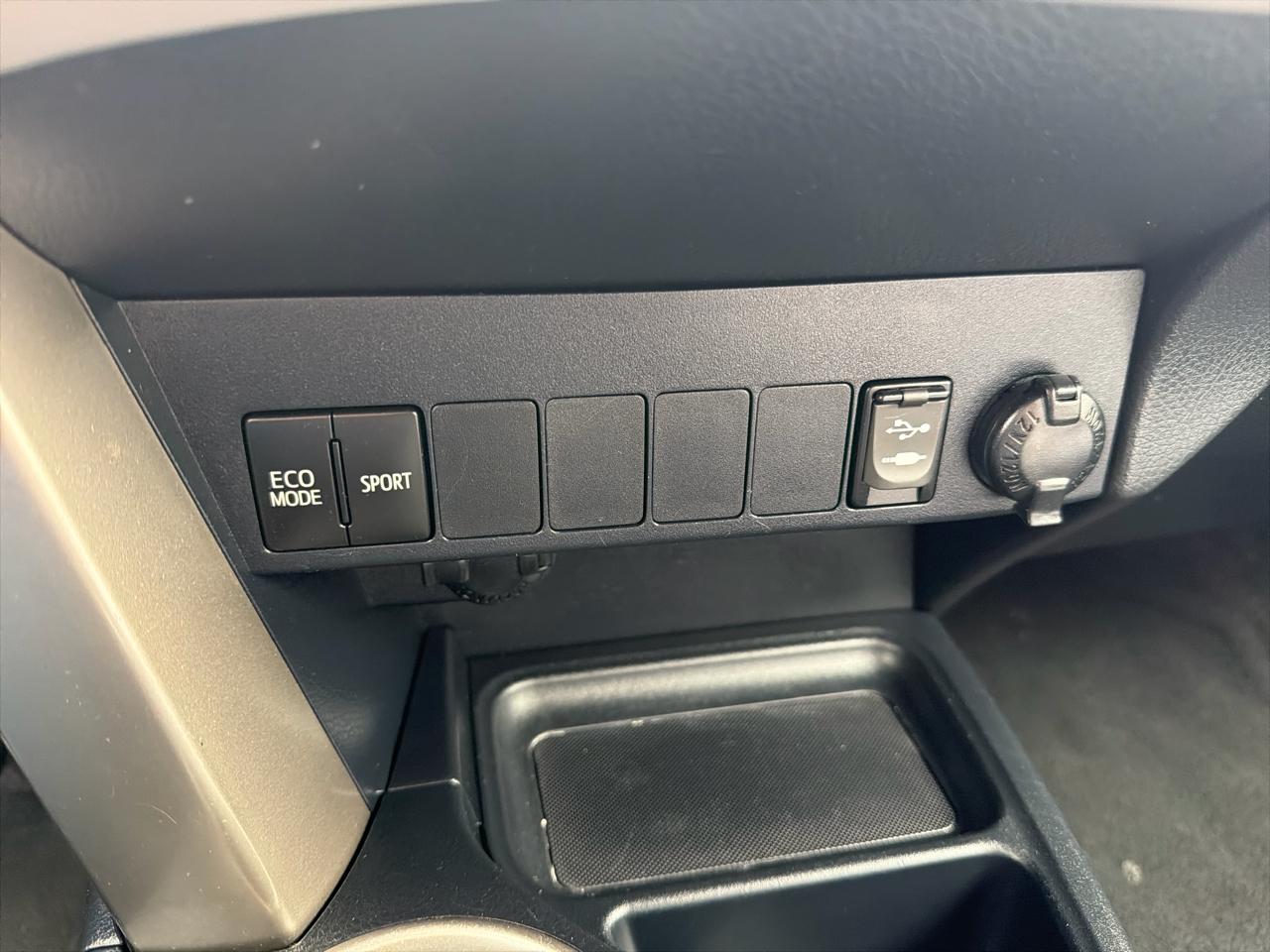 Toyota RAV4 XLE AWD 2015