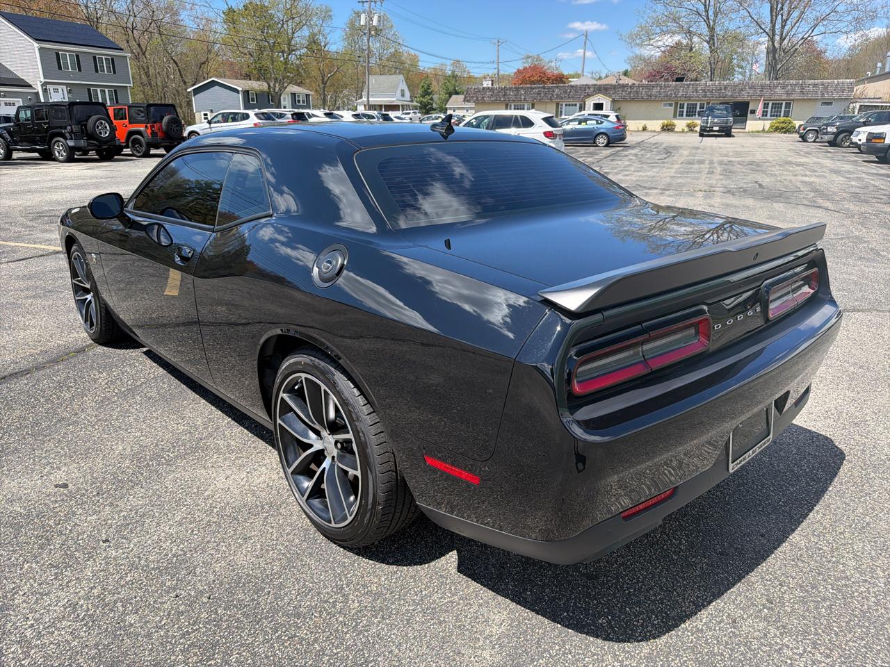 Dodge Challenger 2dr Cpe R/T Scat Pack Shaker 2016