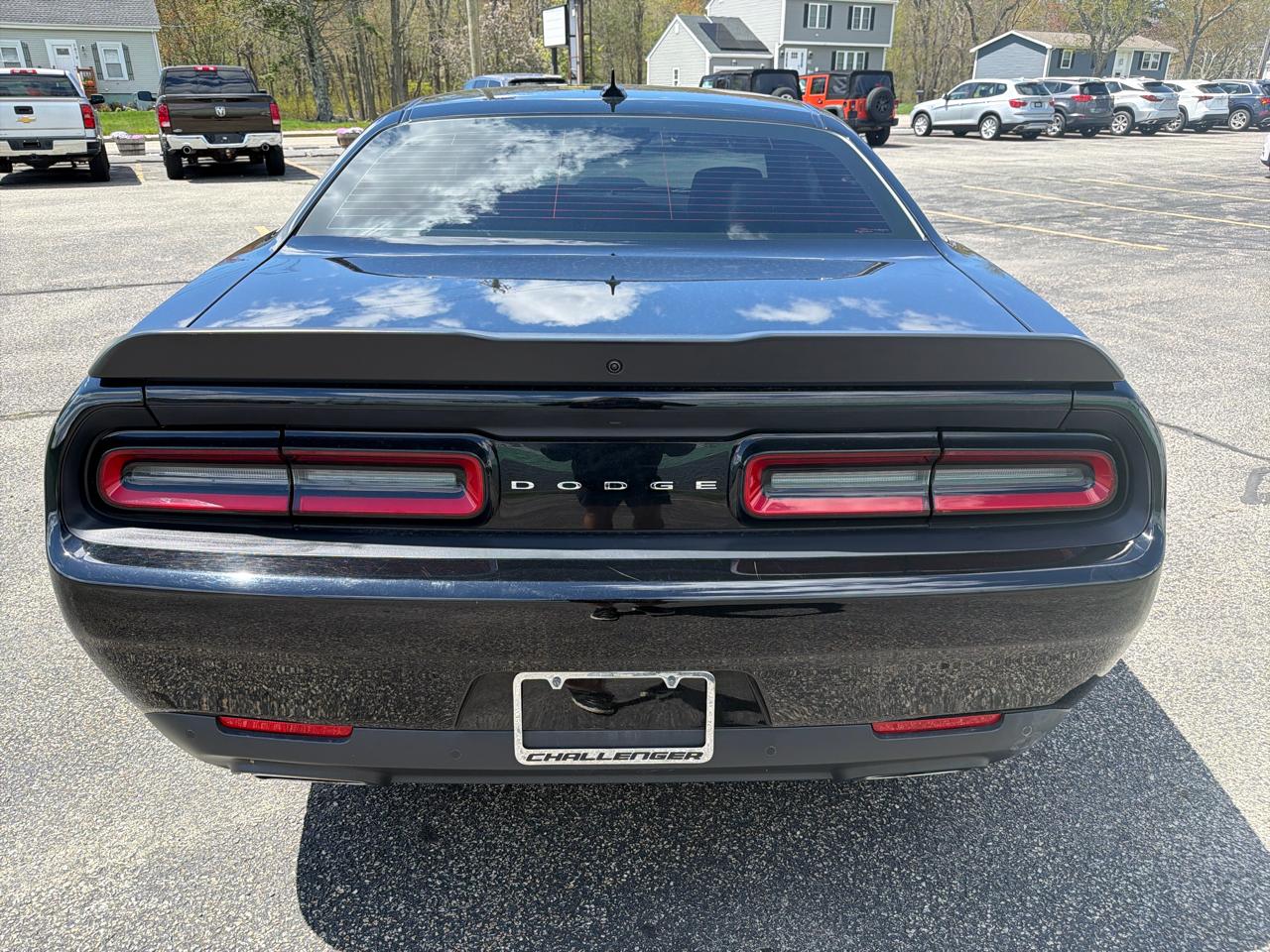 Dodge Challenger 2dr Cpe R/T Scat Pack Shaker 2016