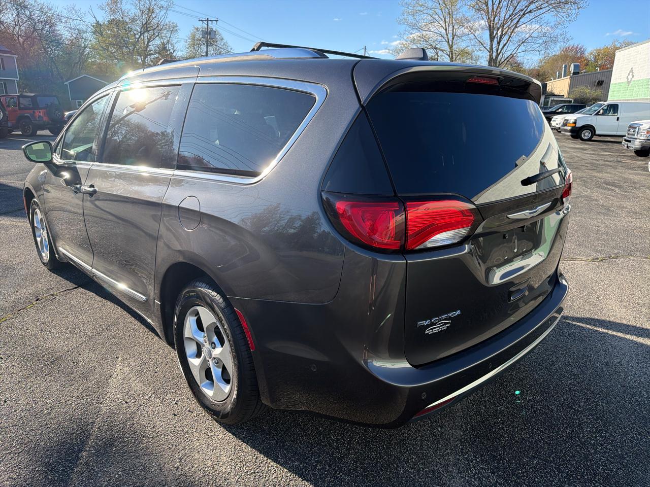 Chrysler Pacifica Touring-L Plus 2017