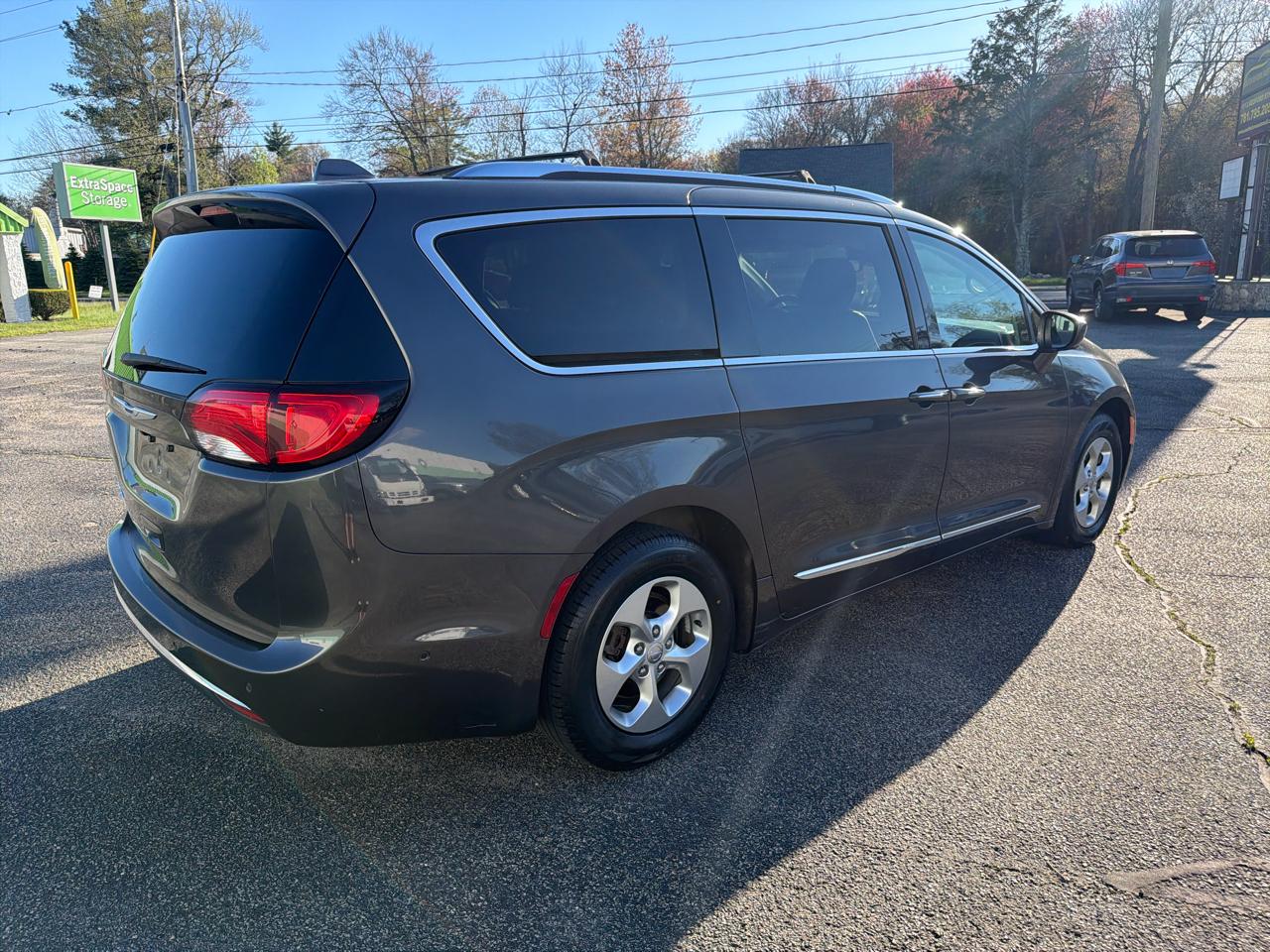 Chrysler Pacifica Touring-L Plus 2017