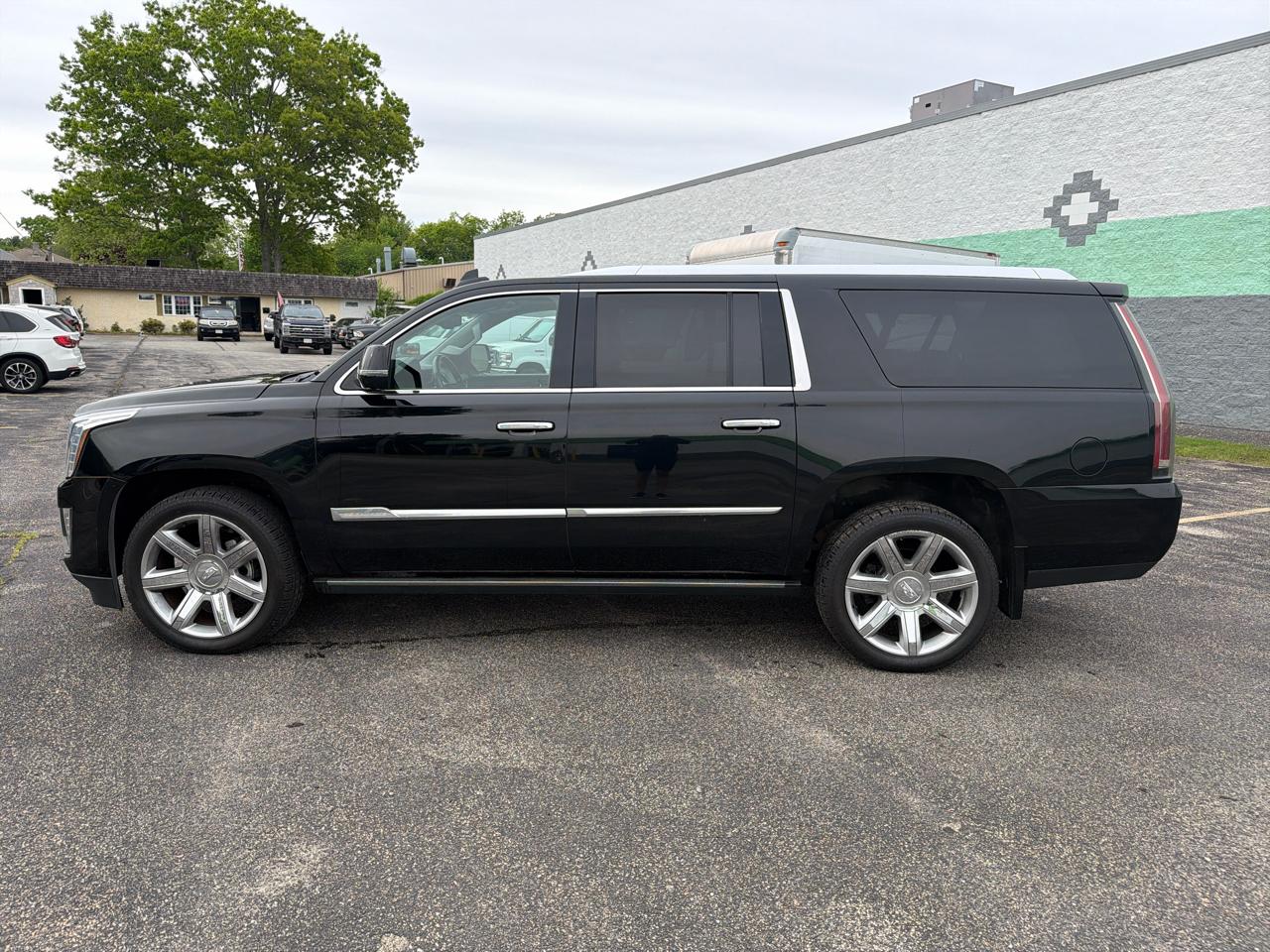 Cadillac Escalade ESV Premium 4WD 2016