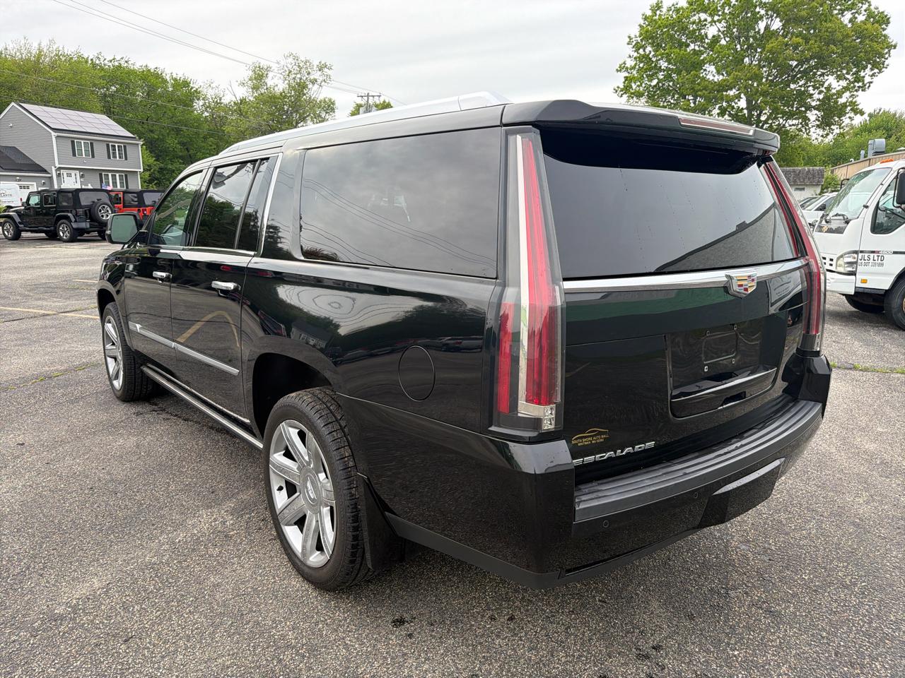Cadillac Escalade ESV Premium 4WD 2016
