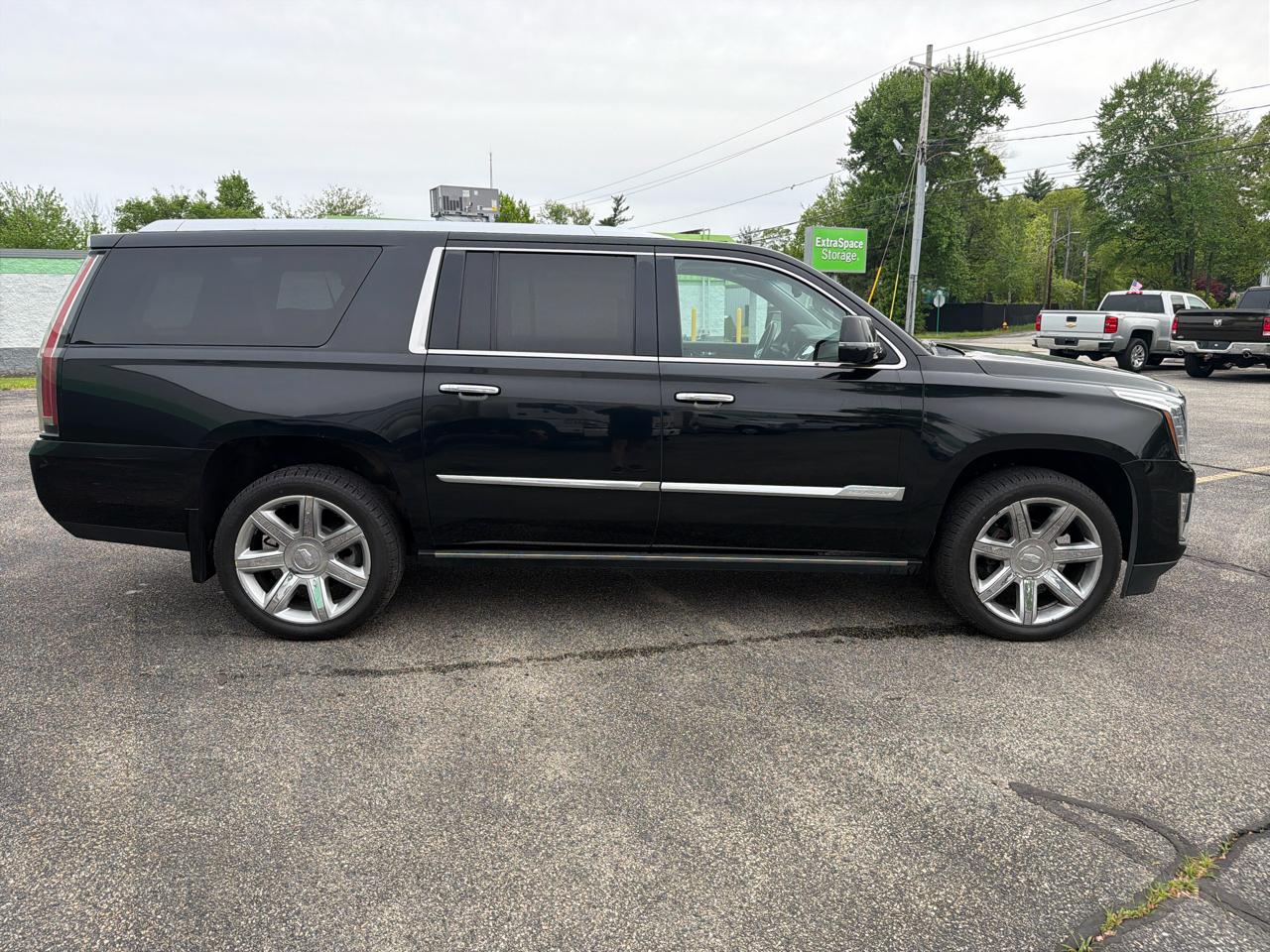 Cadillac Escalade ESV Premium 4WD 2016