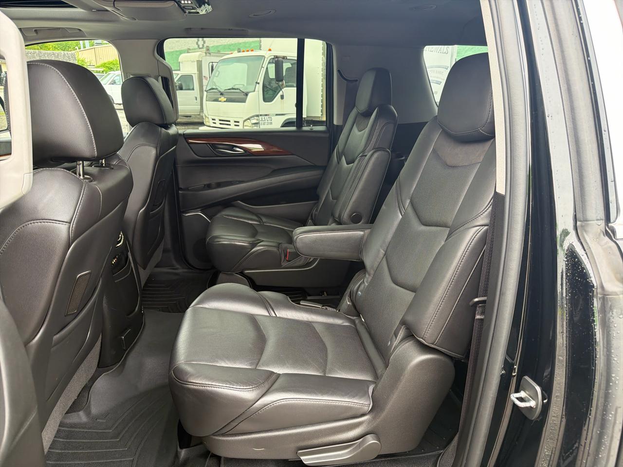 Cadillac Escalade ESV Premium 4WD 2016