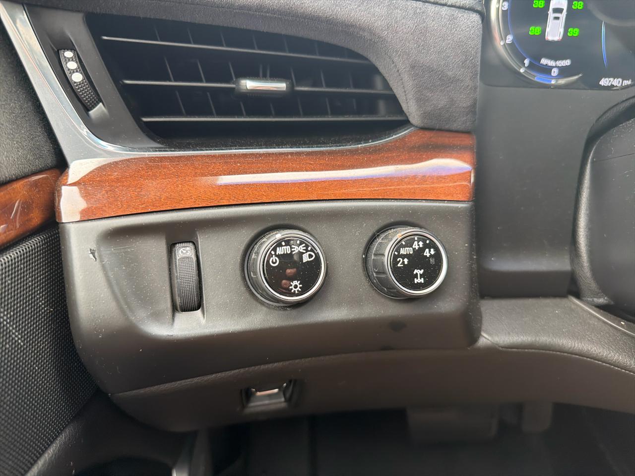 Cadillac Escalade ESV Premium 4WD 2016