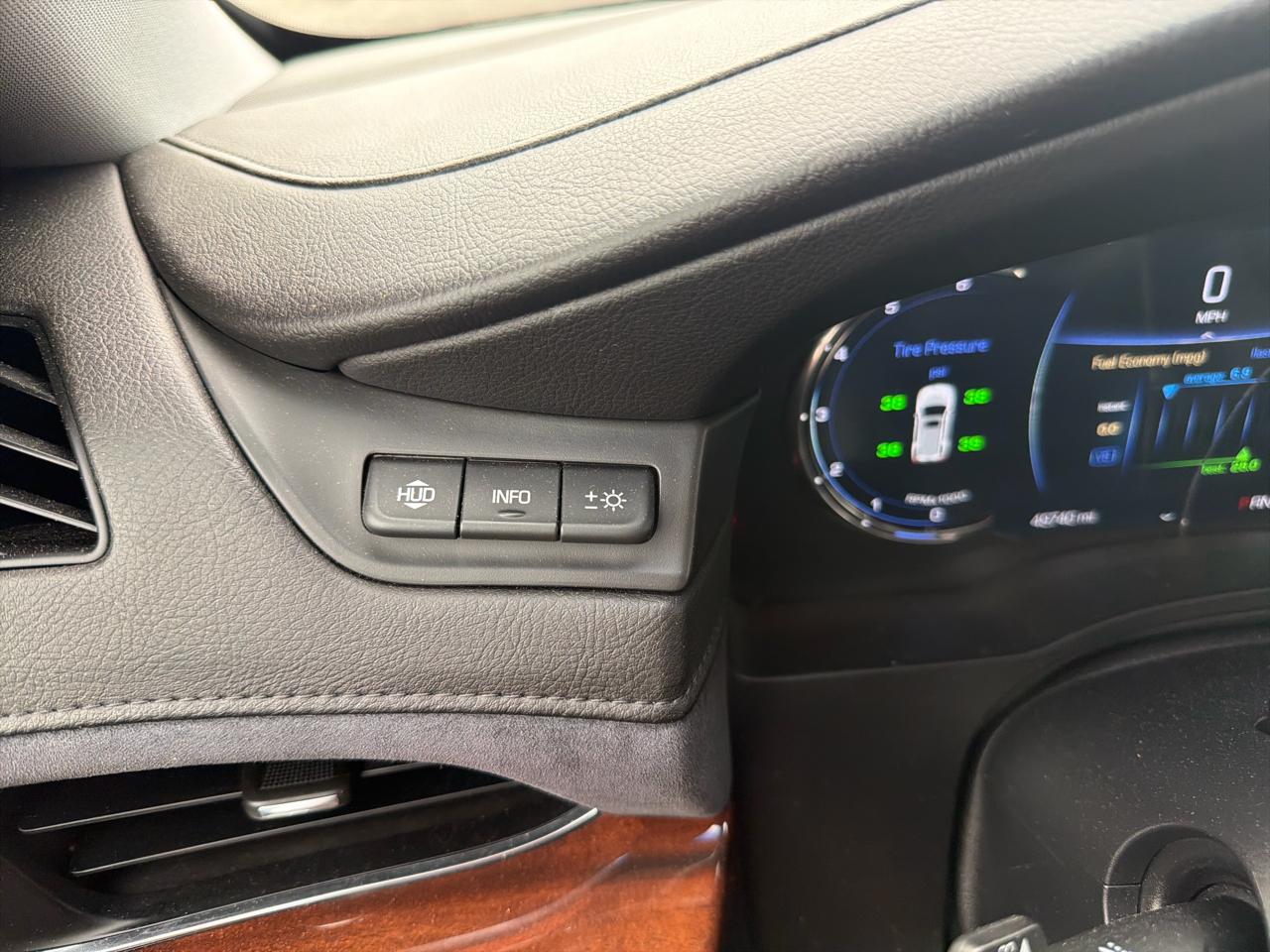Cadillac Escalade ESV Premium 4WD 2016