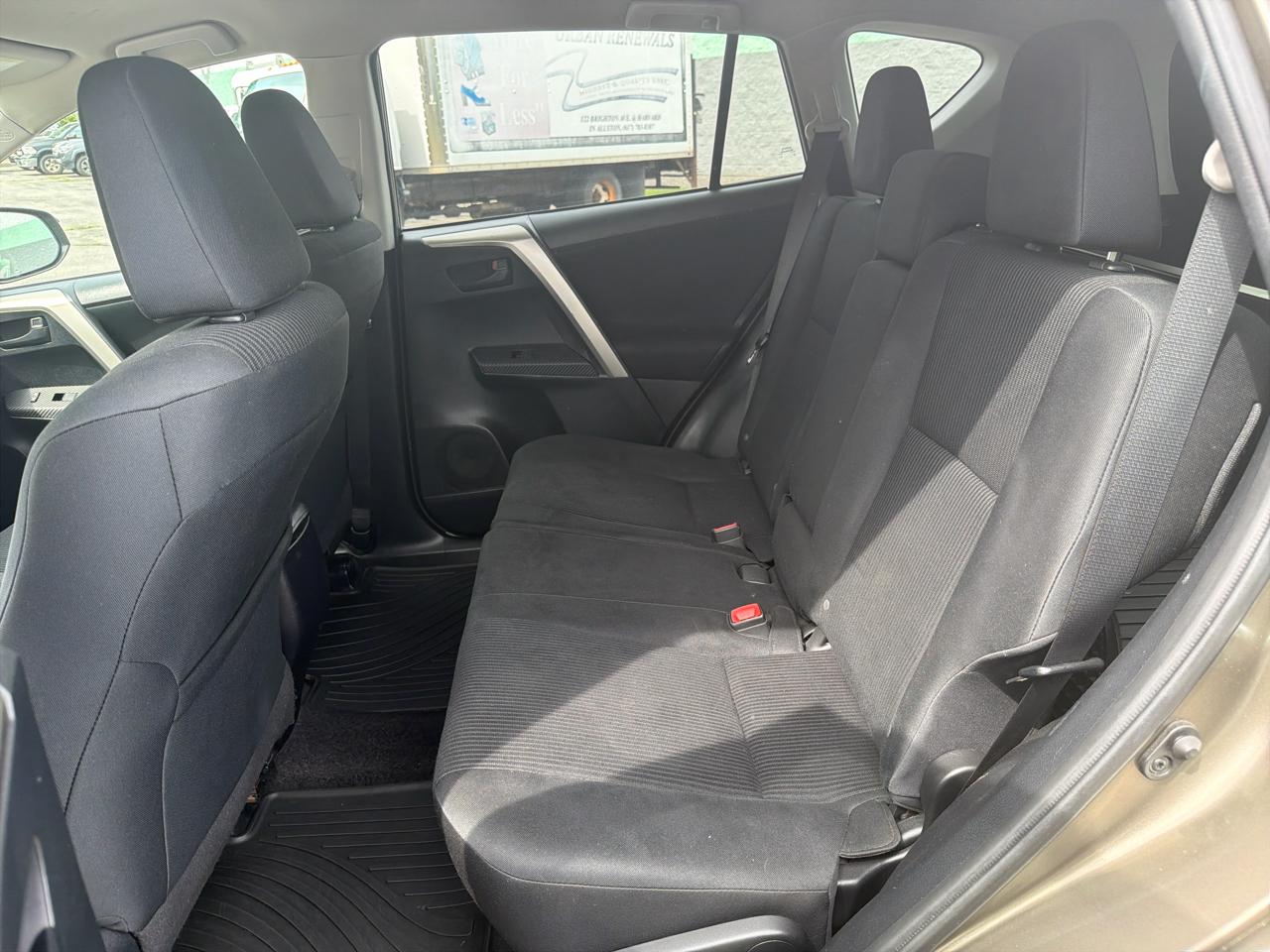 Toyota RAV4 LE AWD 2015
