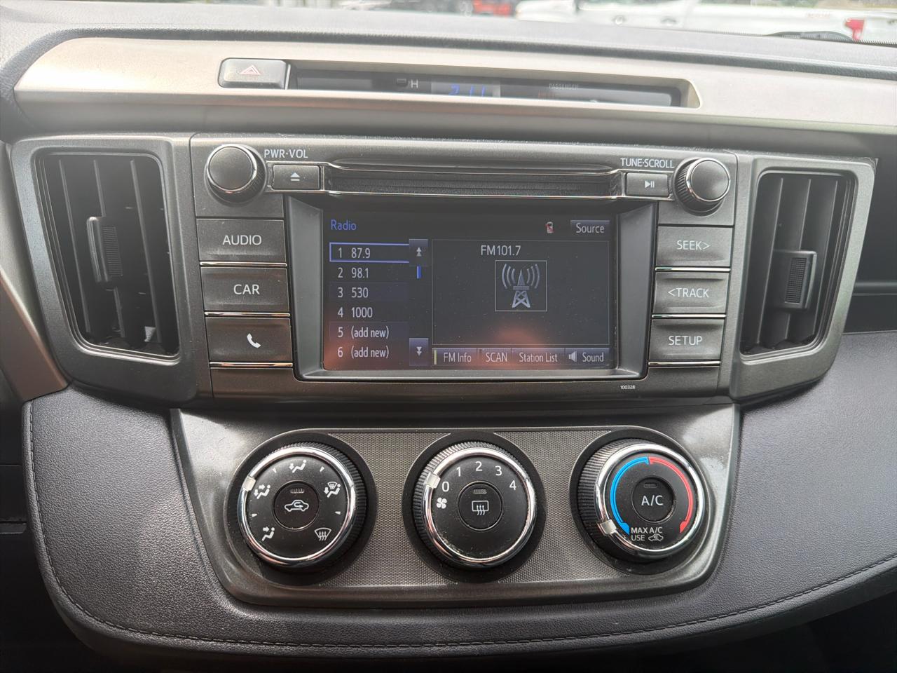 Toyota RAV4 LE AWD 2015