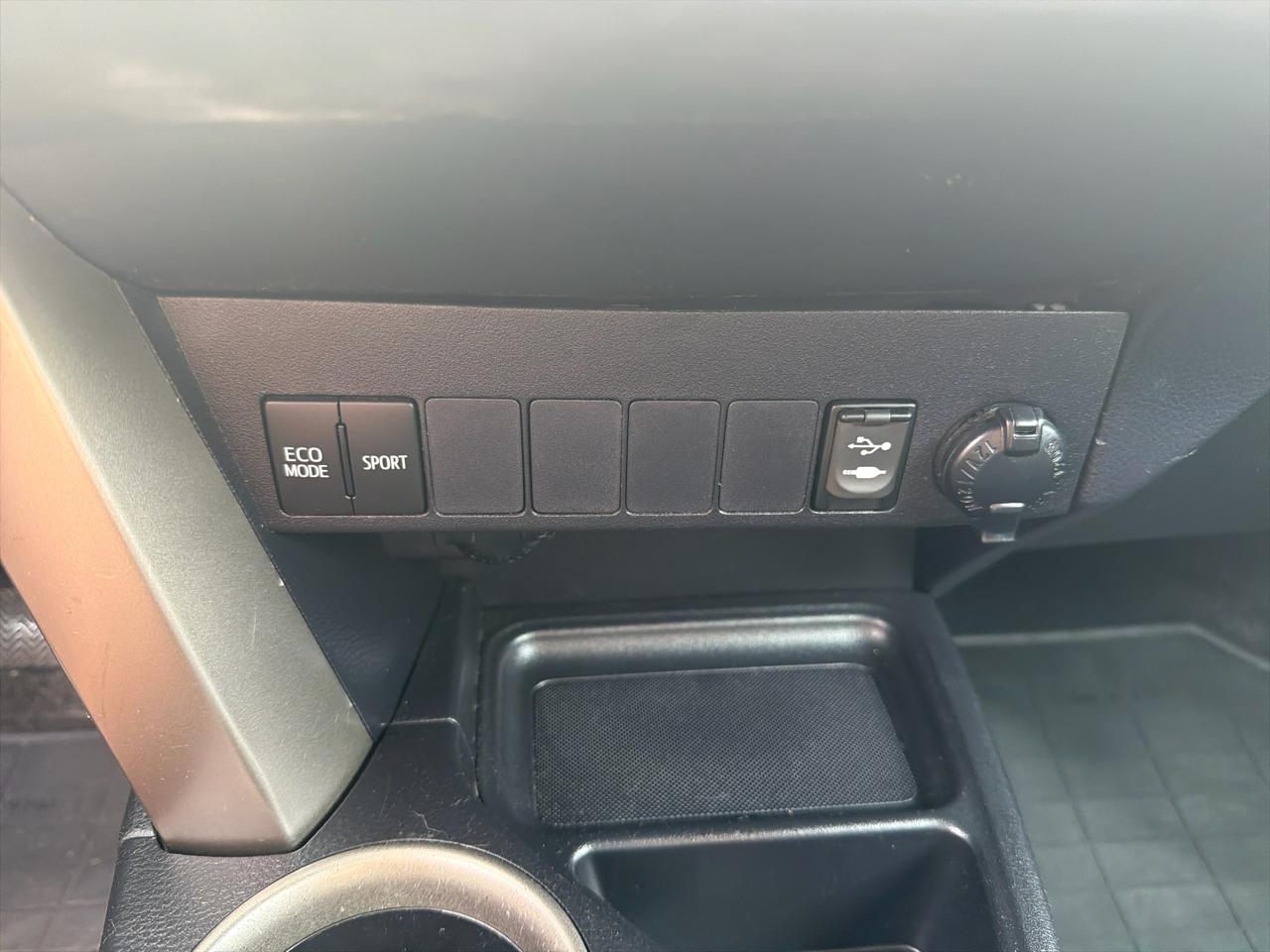 Toyota RAV4 LE AWD 2015