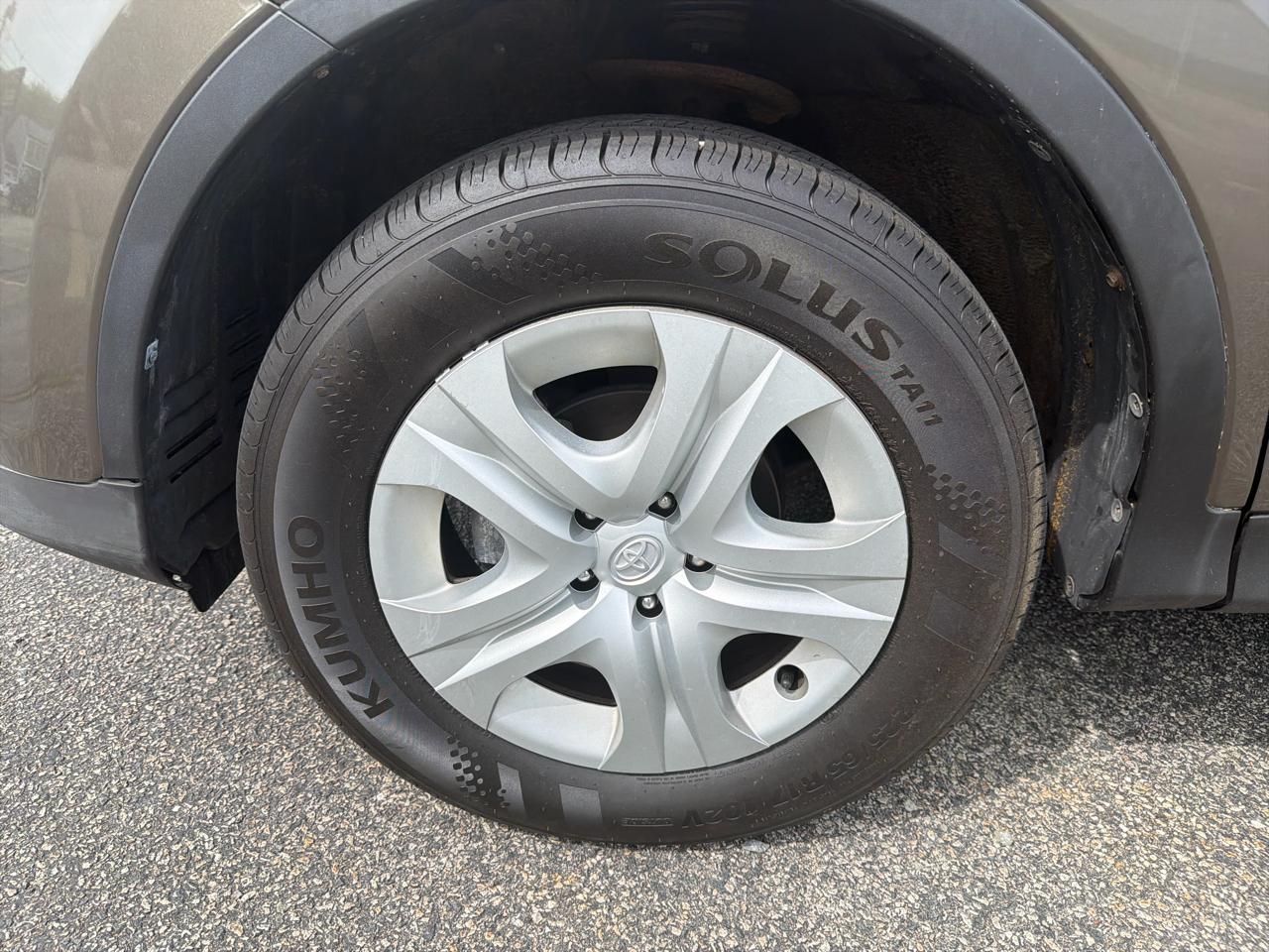 Toyota RAV4 LE AWD 2015