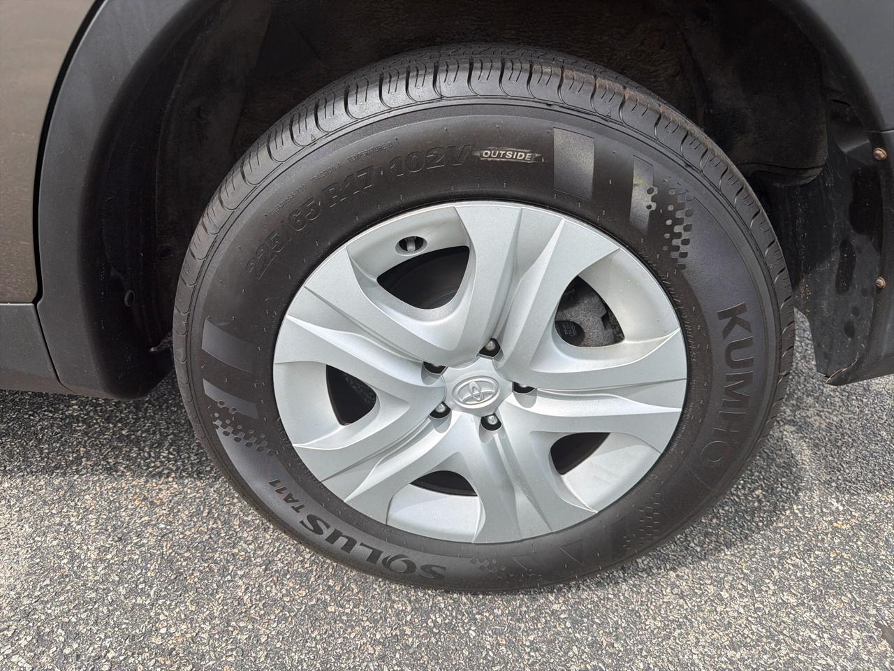 Toyota RAV4 LE AWD 2015