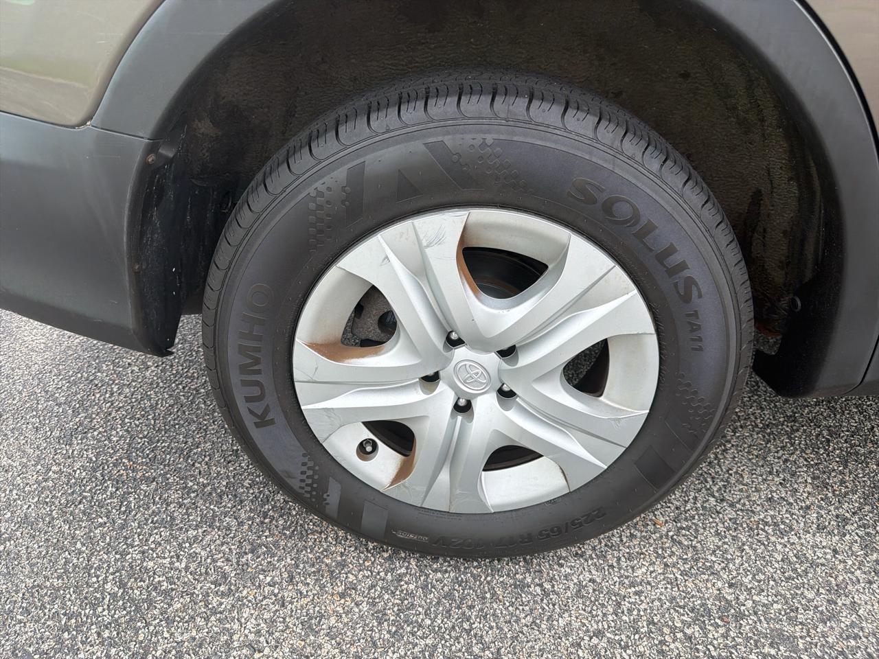 Toyota RAV4 LE AWD 2015