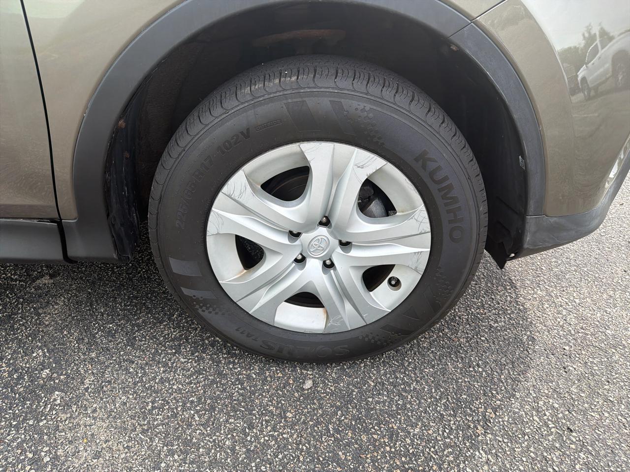 Toyota RAV4 LE AWD 2015