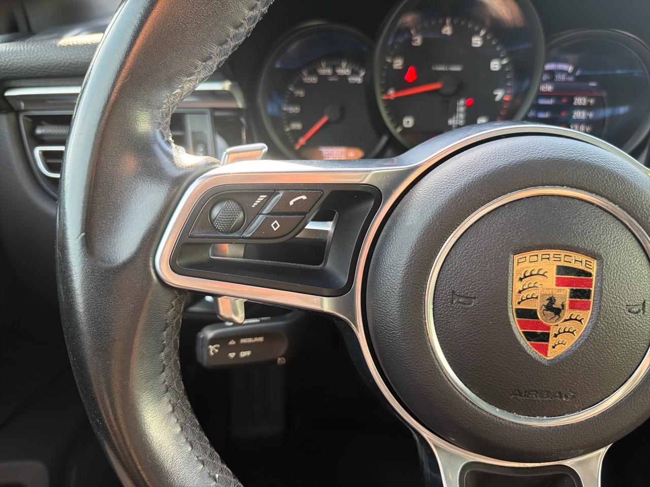 Porsche Macan Base 2019
