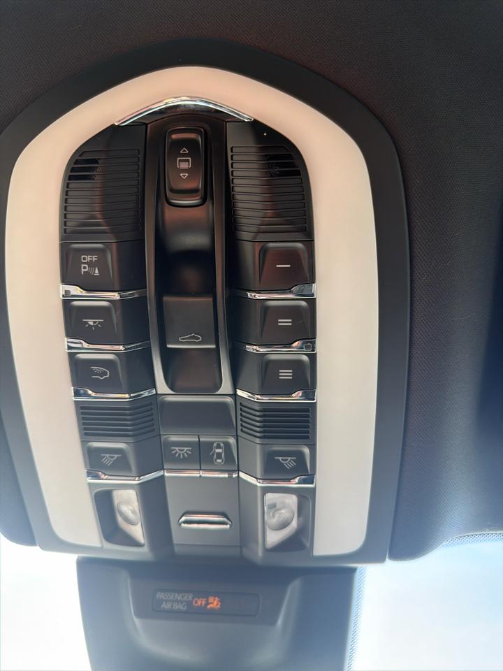 Porsche Macan Base 2019