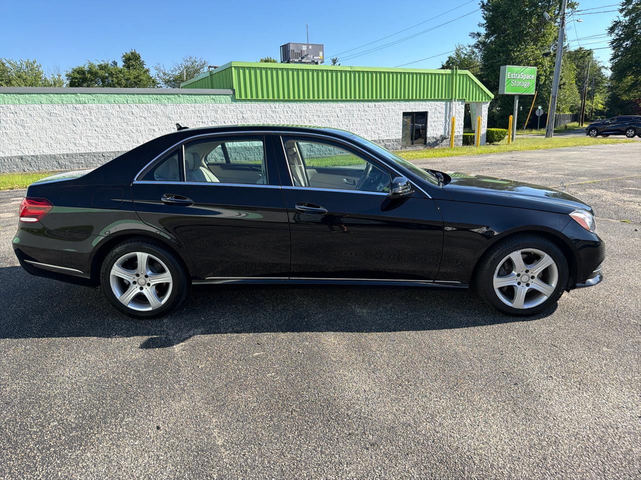 Mercedes-Benz E-Class 4dr Sdn E 350 Luxury 4MATIC 2016