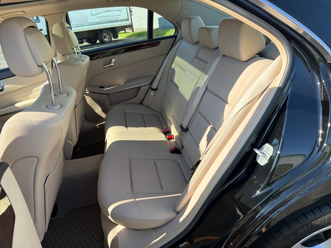 Mercedes-Benz E-Class 4dr Sdn E 350 Luxury 4MATIC 2016