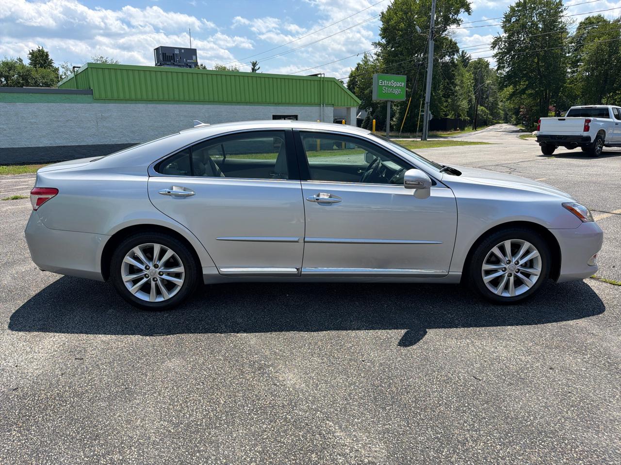 Lexus ES 350 Sedan 2012