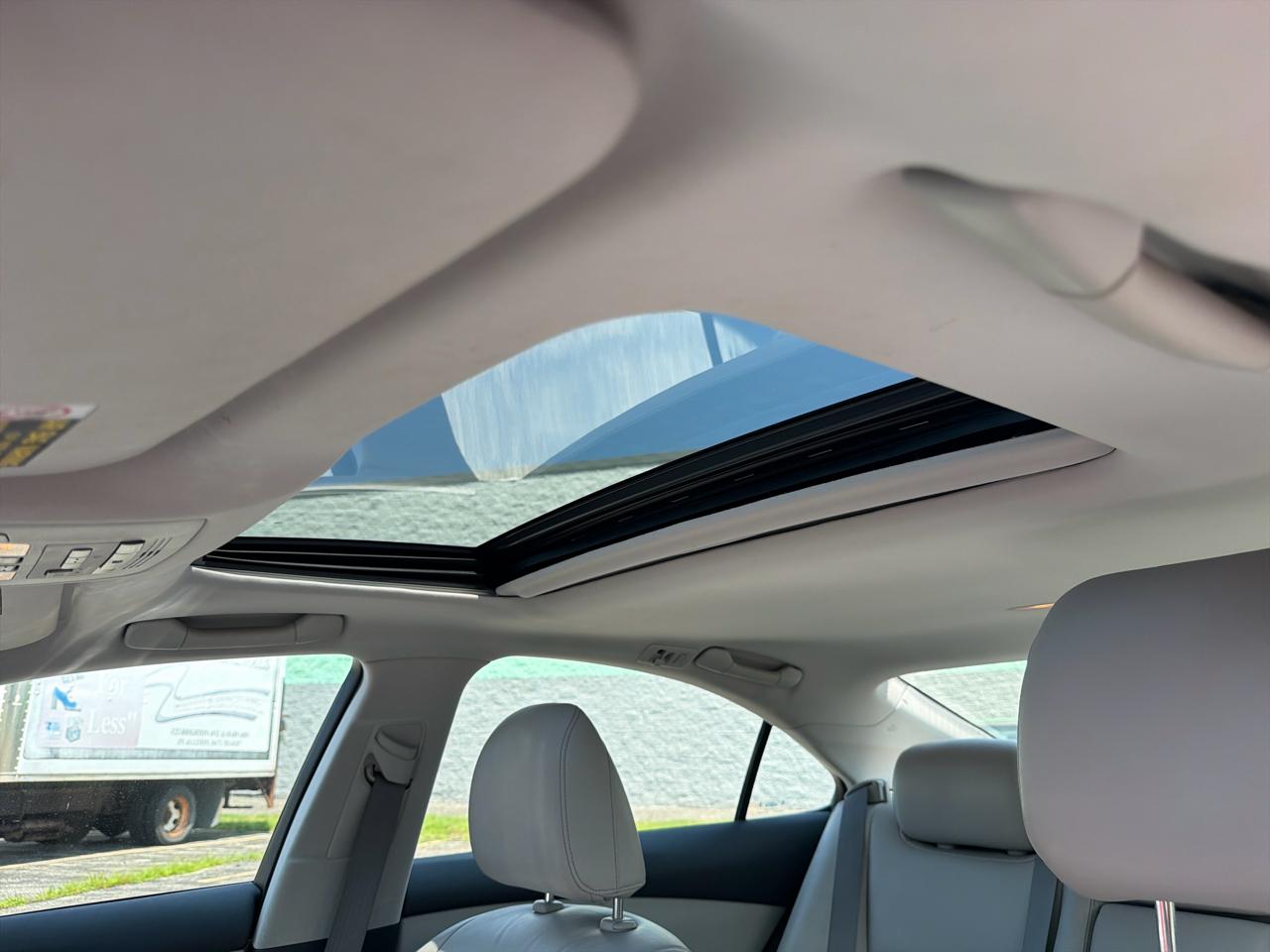 Lexus ES 350 Sedan 2012