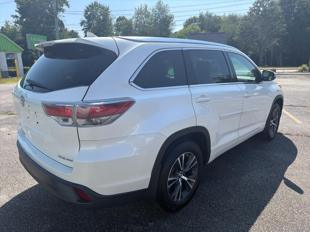 Toyota Highlander XLE AWD V6 2016