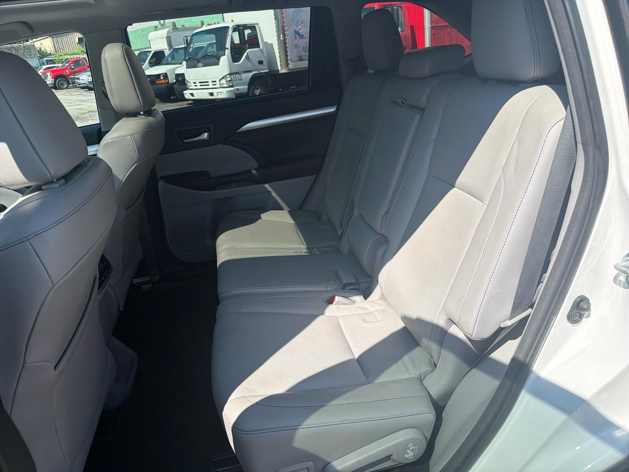 Toyota Highlander XLE AWD V6 2016