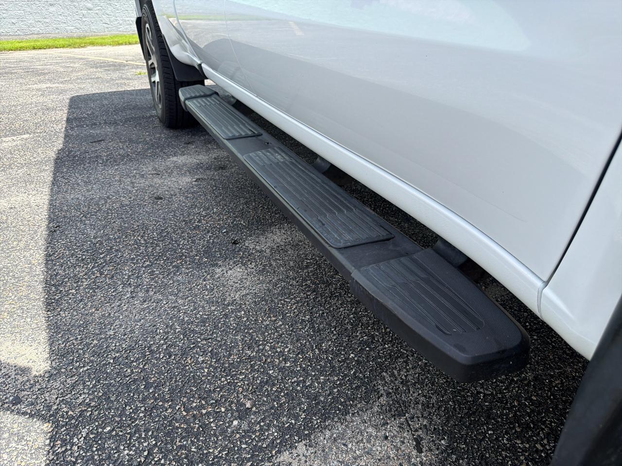 Chevrolet Silverado 1500 Custom Trail Boss Double Cab 4WD 2019