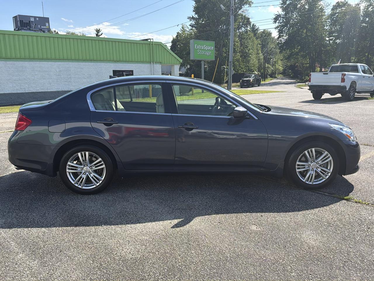 Infiniti G Sedan G37x AWD 2011