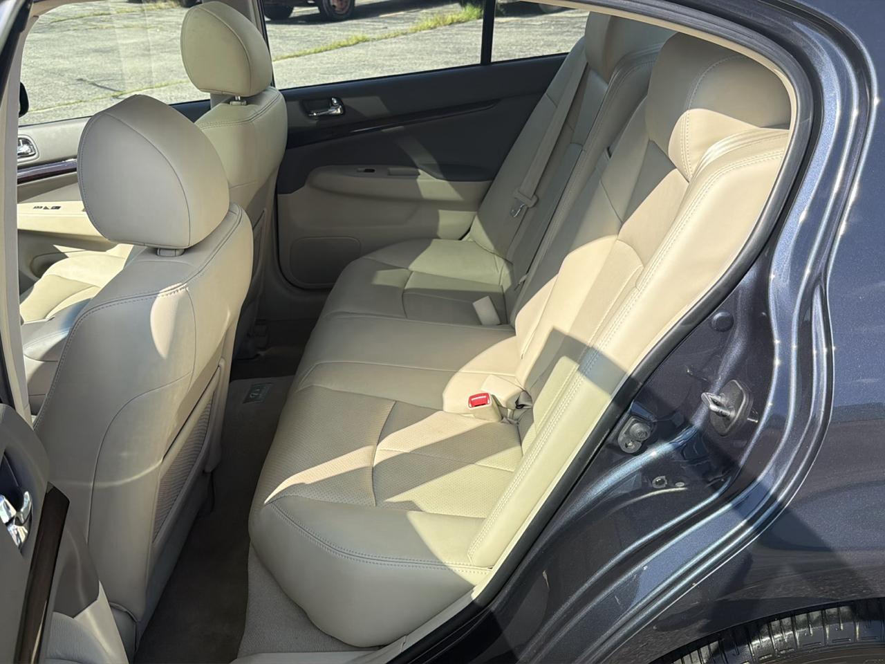 Infiniti G Sedan G37x AWD 2011