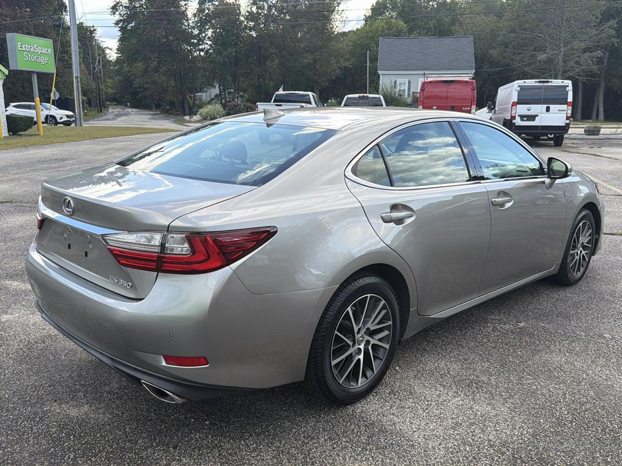 Lexus ES 350 Sedan 2017