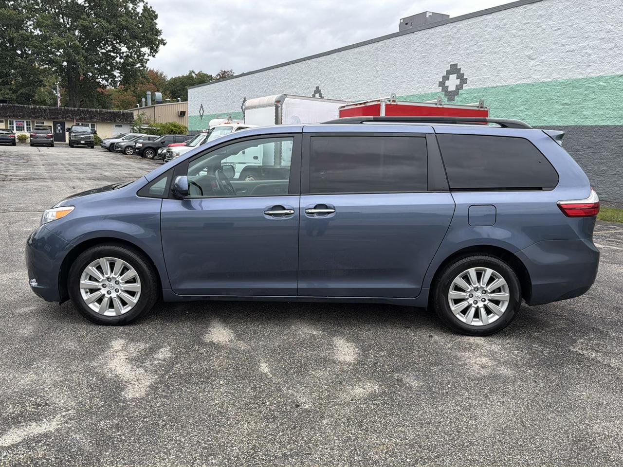 Toyota Sienna XLE 7-Passenger AWD 2015
