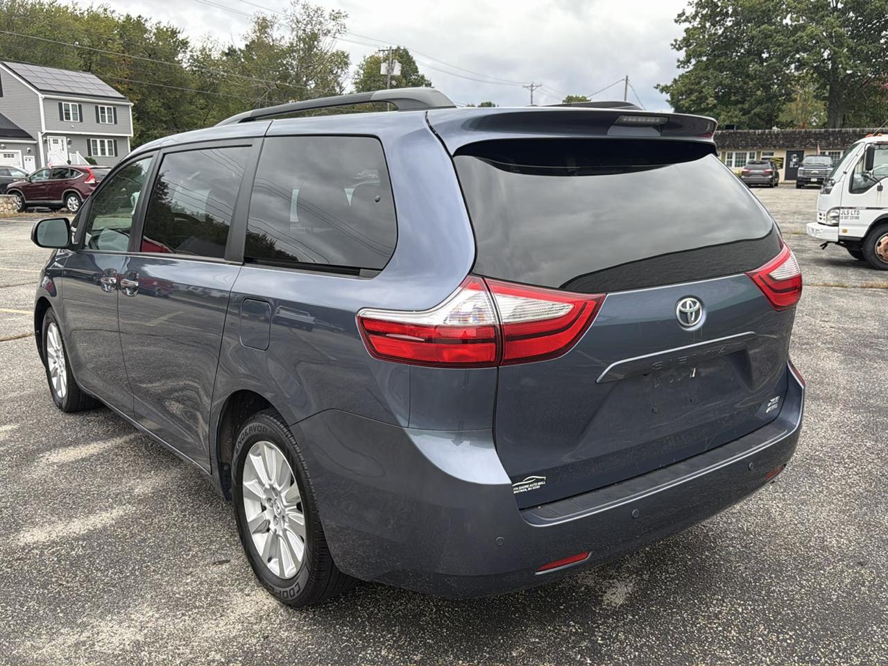 Toyota Sienna XLE 7-Passenger AWD 2015