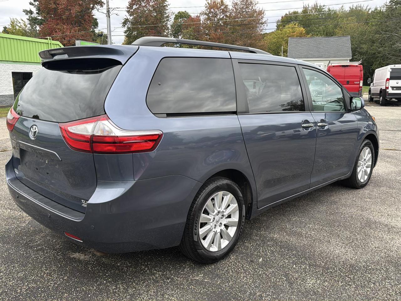 Toyota Sienna XLE 7-Passenger AWD 2015