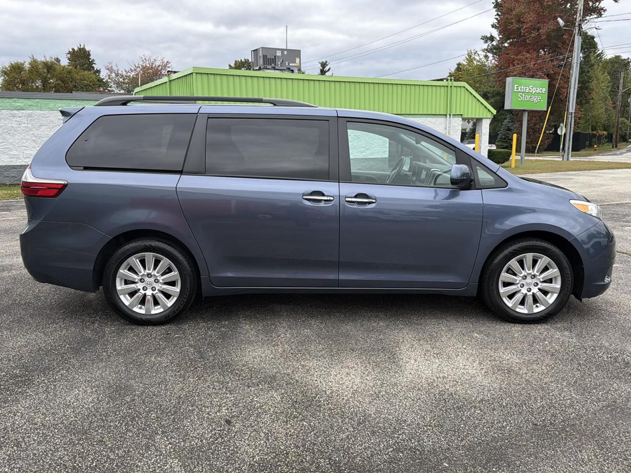 Toyota Sienna XLE 7-Passenger AWD 2015