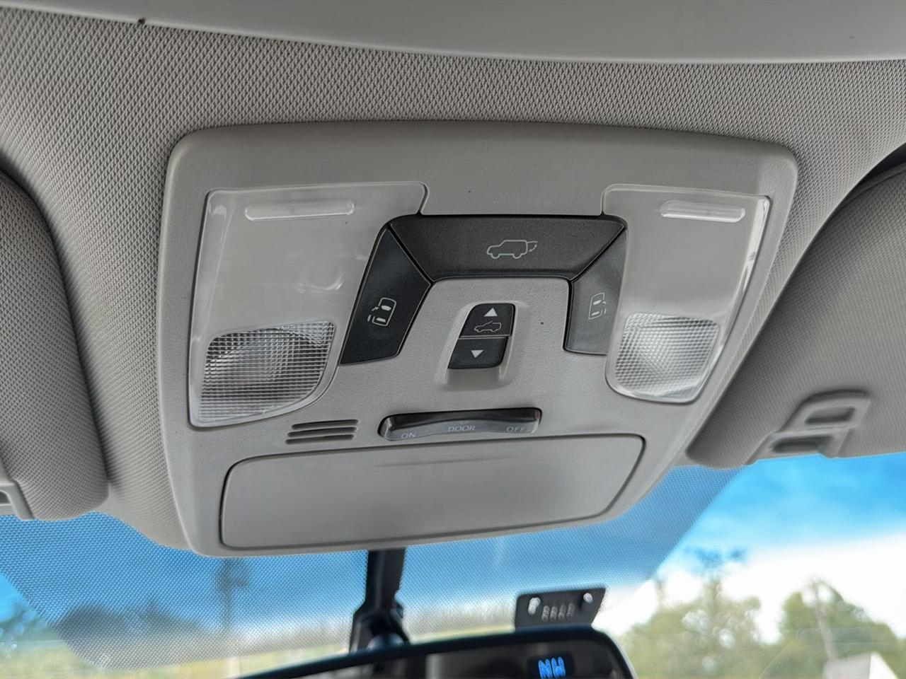 Toyota Sienna XLE 7-Passenger AWD 2015