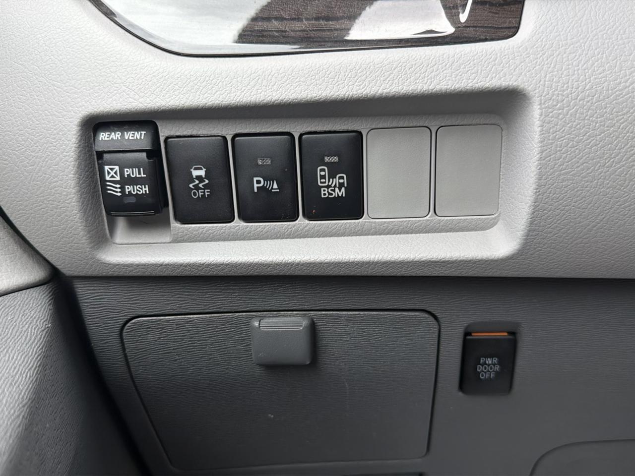 Toyota Sienna XLE 7-Passenger AWD 2015