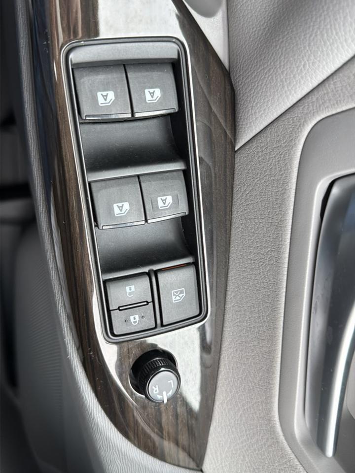 Toyota Sienna XLE 7-Passenger AWD 2015