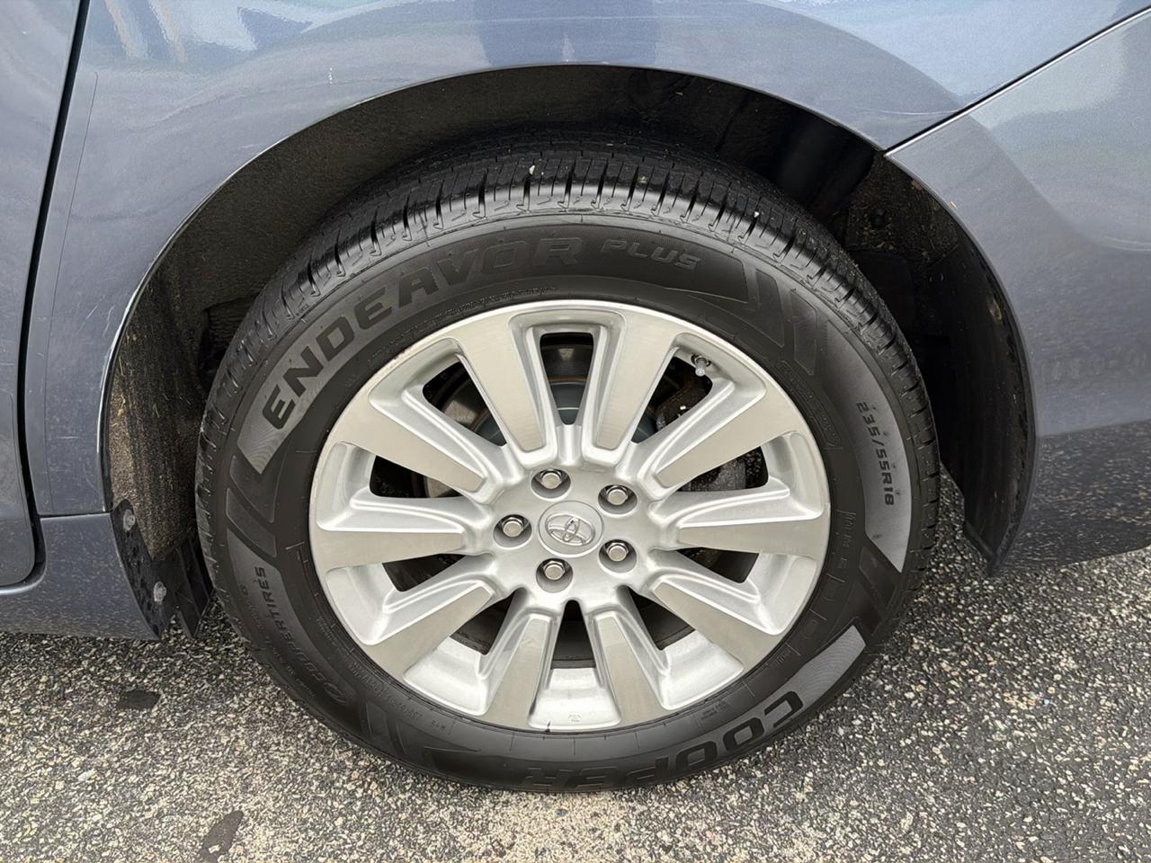 Toyota Sienna XLE 7-Passenger AWD 2015