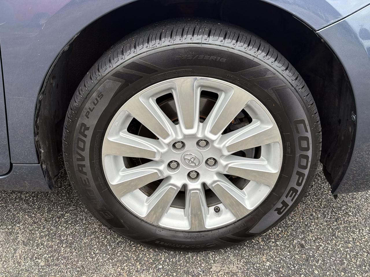 Toyota Sienna XLE 7-Passenger AWD 2015