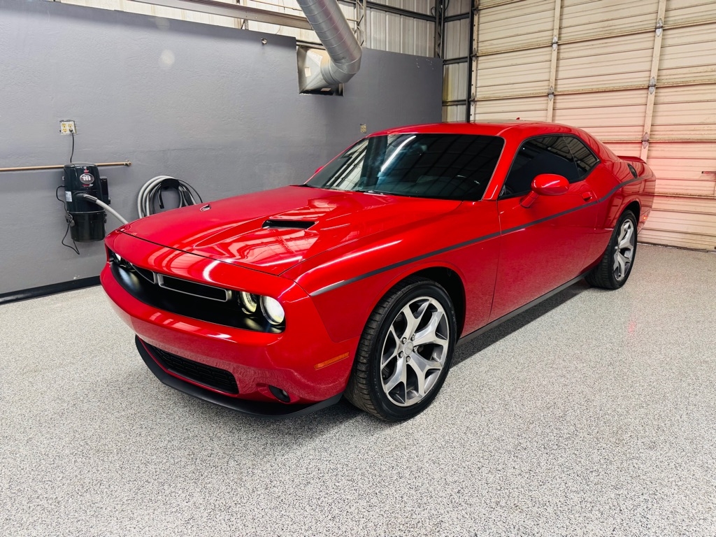 2016 Dodge Challenger SXT PLUS