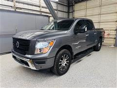 2021 Nissan Titan 