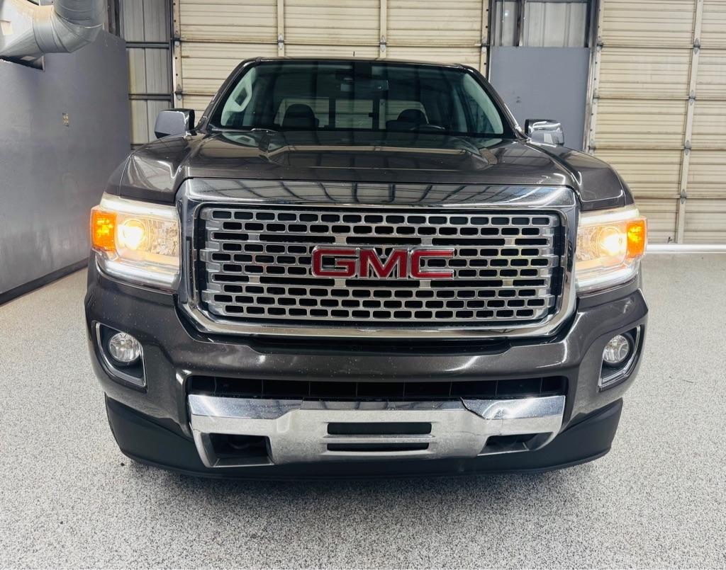 GMC Canyon photo 3